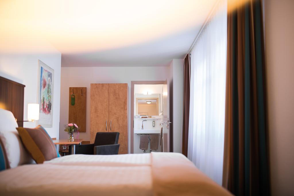 Centro Hotel U-NO 1 Großbettlingen Exterior foto